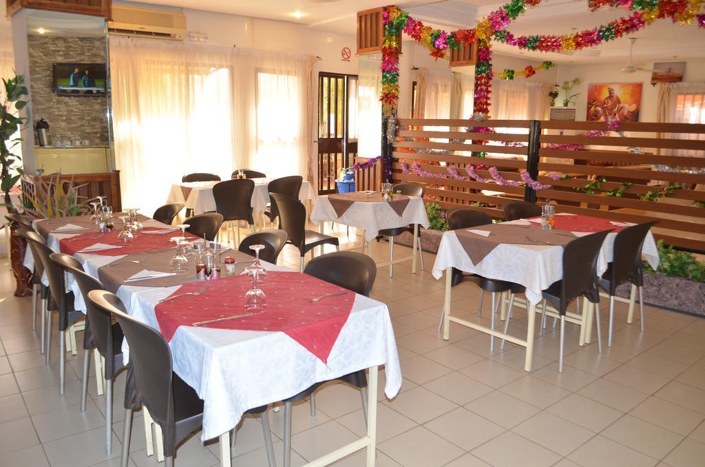 Ouaga Beach Hotel Ouagadougou Exterior foto